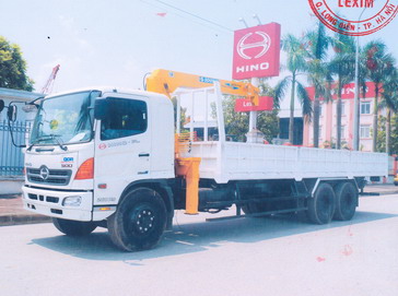 Xe tải Hino 15 tấn thùng dài gắn cẩu 5,5 tấn Soosan SCS513