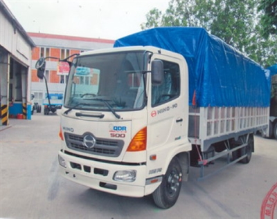 Xe tải Hino có cơ cấu nâng hạ - Xe Hino 5 tấn thùng mui bạt bửng nâng hạ