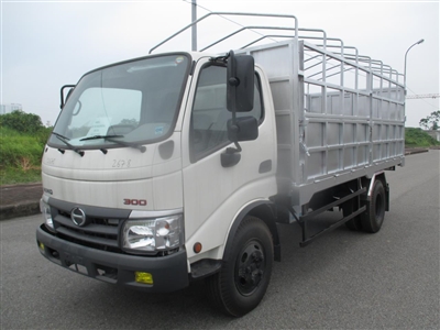 Hino XZU342L tải 3.49 t thùng:4450x1850x1850